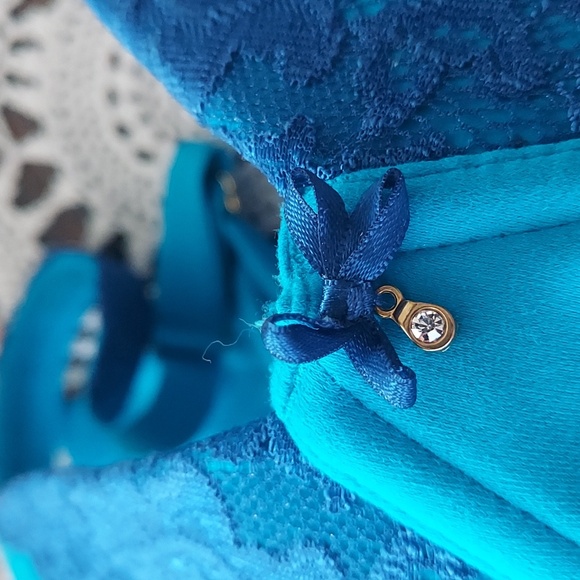 Set of 4 Sexy Soma Bras - Picture 10 of 13